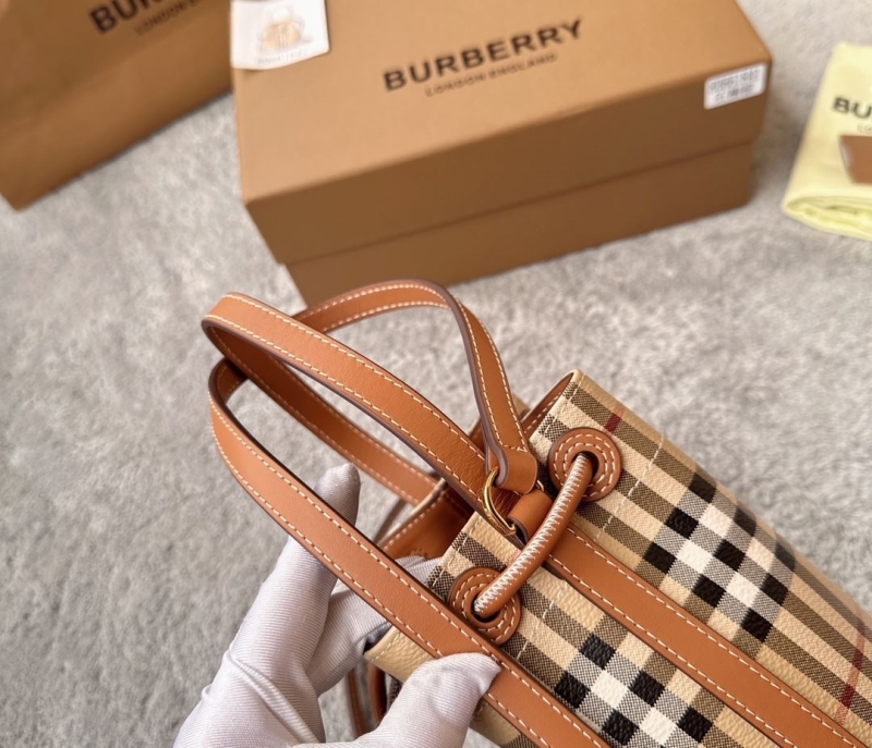 Bv*b*rry bucket bags